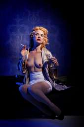Simon Q. Walden, FilmPhotoAcademy.com, sqw, FilmPhoto, photography , nudephotography, locationshoot, modelling, fashion poses, fashiondaily, poses, art nude, pose, sensual_art, nudephotography, redhead, hot, shoelove, posing, form, urbex, shoes, rockchick