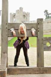 Simon Q. Walden, FilmPhotoAcademy.com, sqw, FilmPhoto, photography , nudephotography, locationshoot, modelling, fashion poses, fashiondaily, poses, art nude, pose, sensual_art, nudephotography, redhead, hot, shoelove, posing, form, urbex, shoes, rockchick