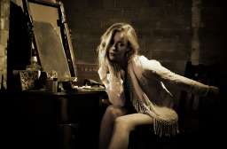 Simon Q. Walden, FilmPhotoAcademy.com, sqw, FilmPhoto, photography , nudephotography, locationshoot, modelling, fashion poses, fashiondaily, poses, art nude, pose, sensual_art, nudephotography, redhead, hot, shoelove, posing, form, urbex, shoes, rockchick