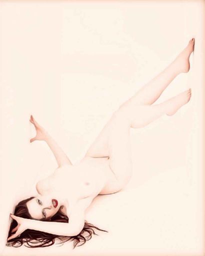 Simon Q. Walden, FilmPhotoAcademy.com, sqw, FilmPhoto, photography , nudephotography, locationshoot, modelling, fashion poses, fashiondaily, poses, art nude, pose, sensual_art, nudephotography, redhead, hot, shoelove, posing, form, urbex, shoes, rockchick
