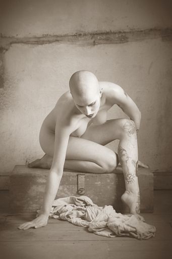 Simon Q. Walden, FilmPhotoAcademy.com, sqw, FilmPhoto, photography , nudephotography, locationshoot, modelling, fashion poses, fashiondaily, poses, art nude, pose, sensual_art, nudephotography, redhead, hot, shoelove, posing, form, urbex, shoes, rockchick